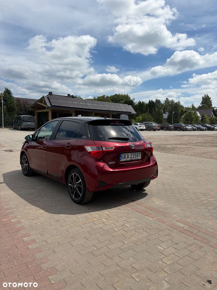Toyota Yaris 1.5 Premium - 4