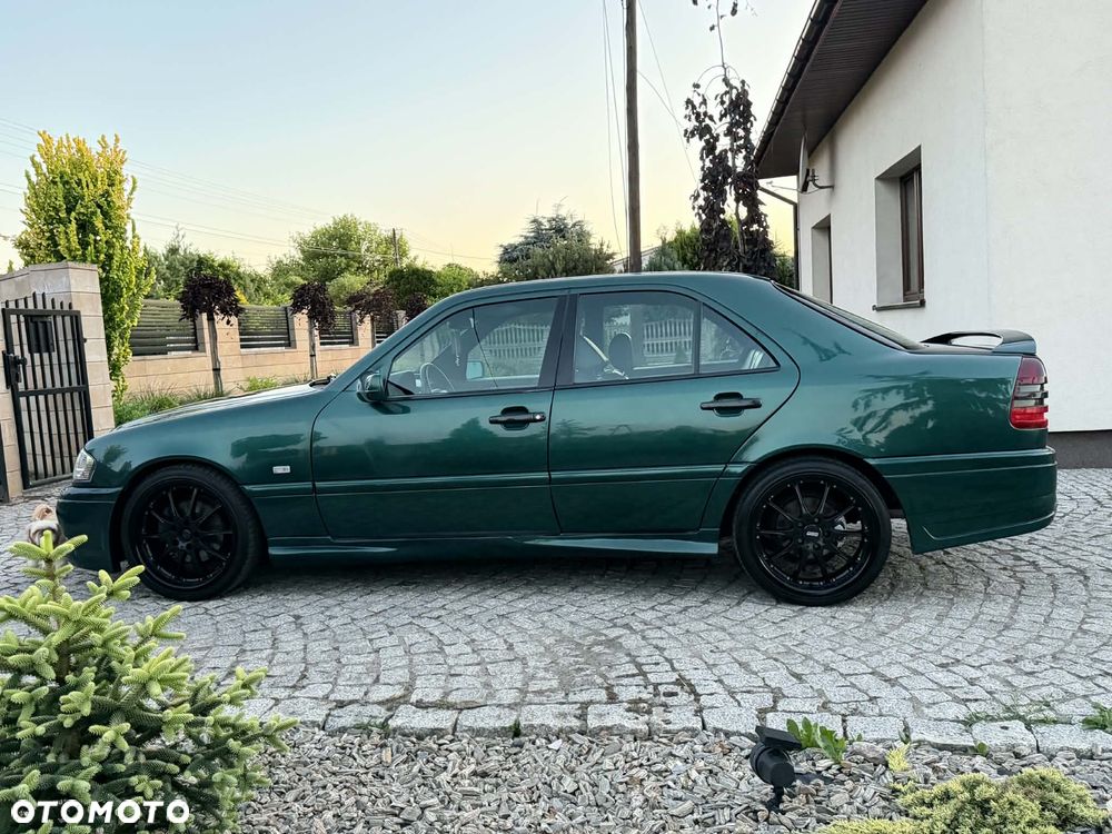 Mercedes-Benz Klasa C 180 T Sport - 3
