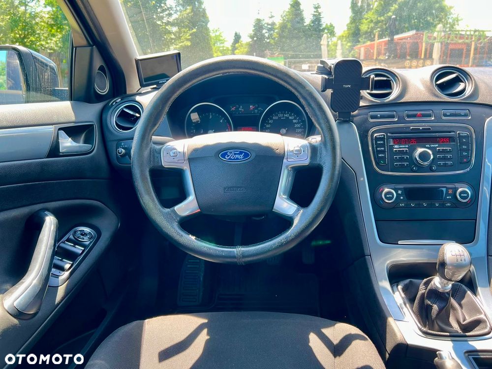 Ford Mondeo - 23