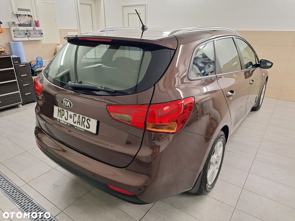 Kia Ceed 1.6 GDI Fifa World Cup Edition - 11