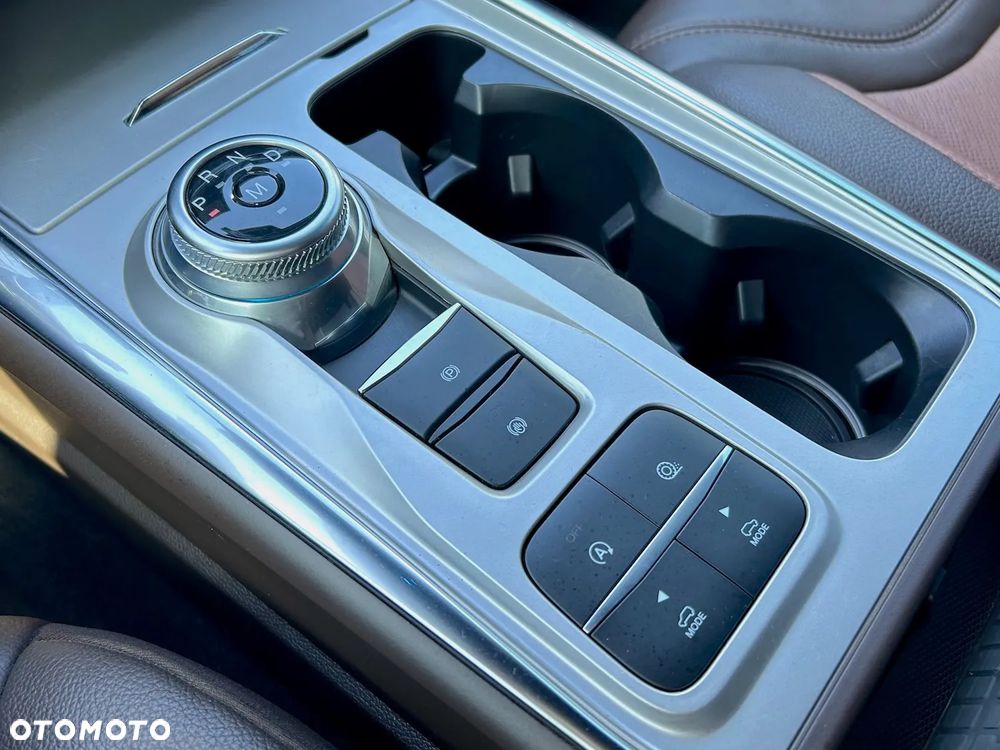 Ford Explorer - 26