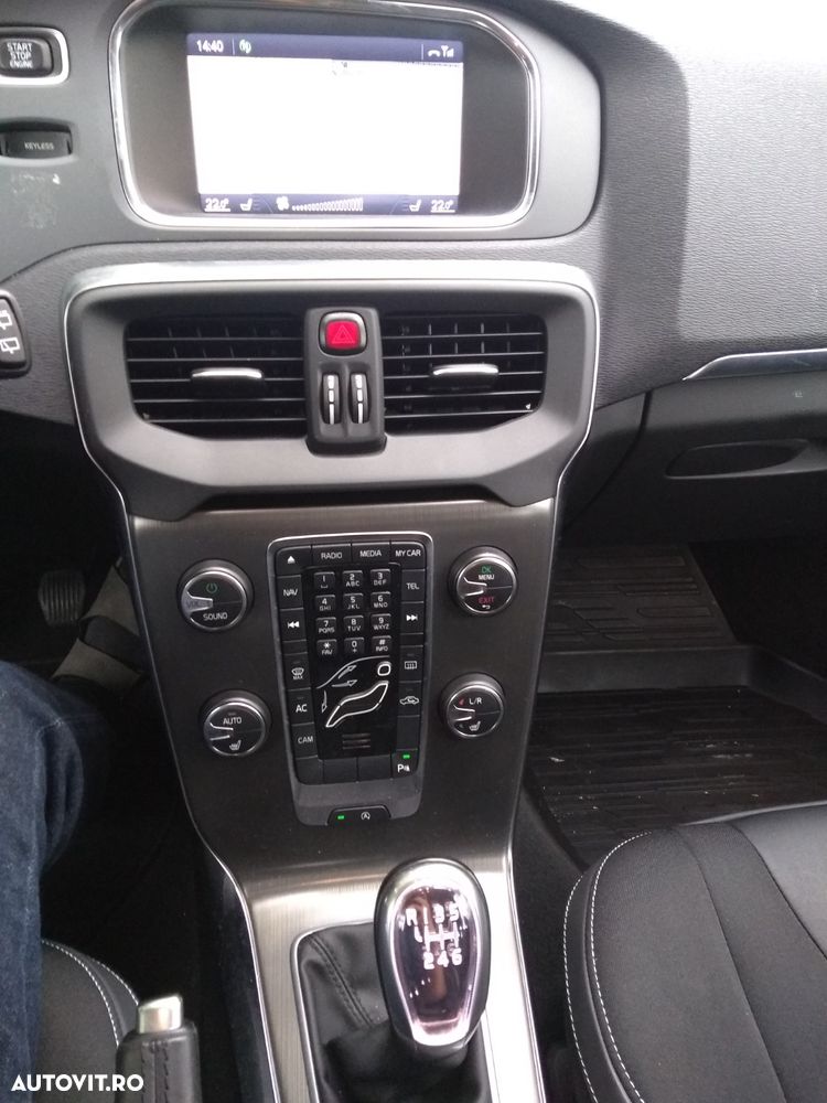 Volvo V40 D2 Momentum - 8