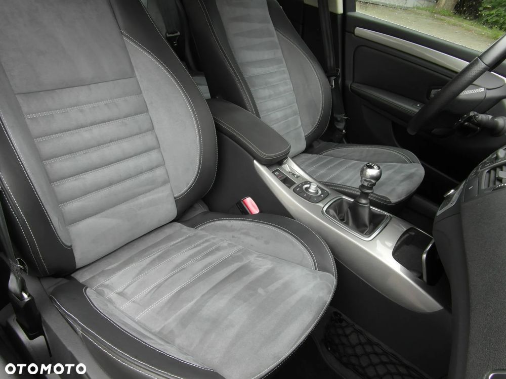 Renault Laguna ENERGY dCi 175 FAP Start & Stop GT - 21