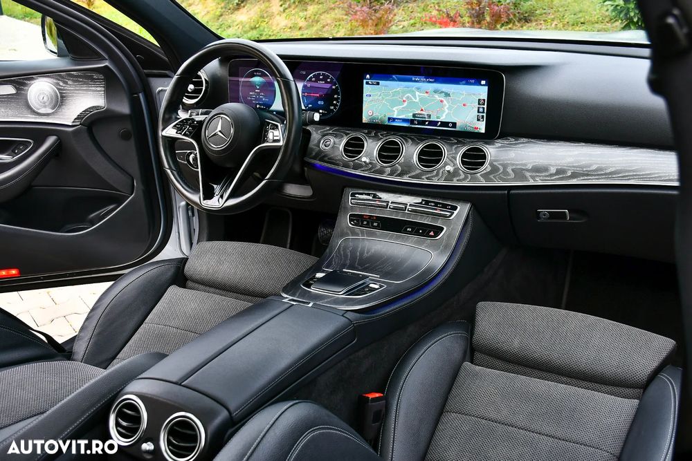 Mercedes-Benz E 300 de Aut. - 36