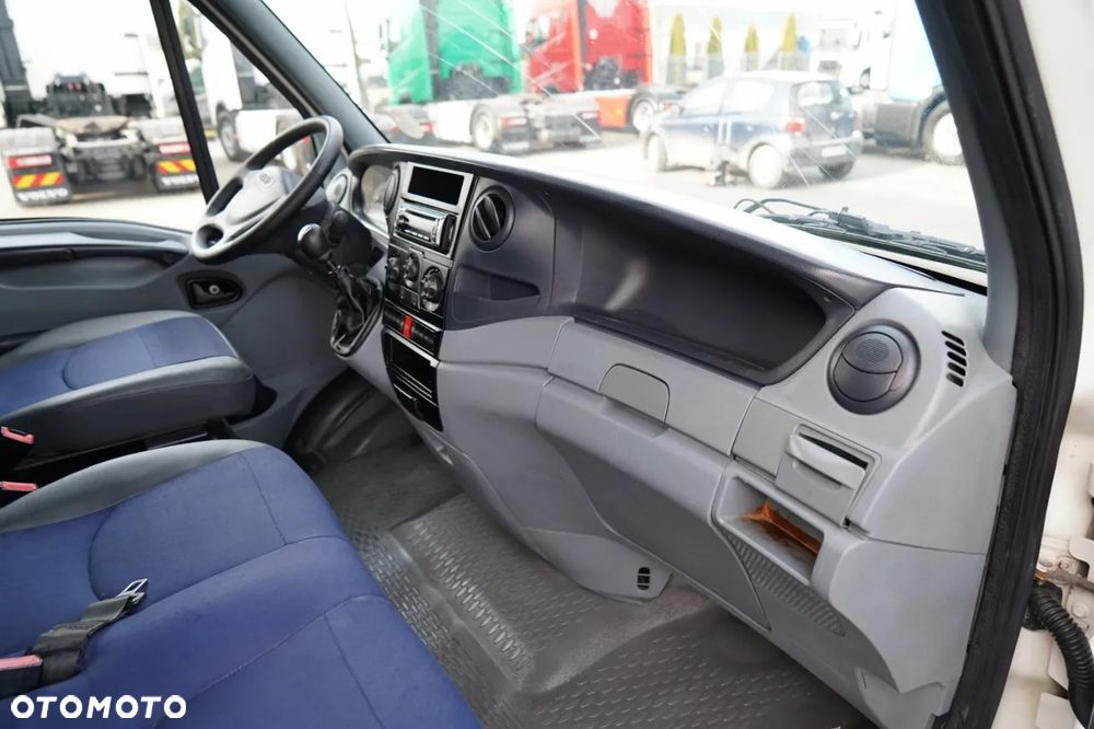 Iveco DAILY 35-150 / KONTENER 4,3 m  / WINDA 750 KG / BLIŹNIAK / SPROWADZONY - 32