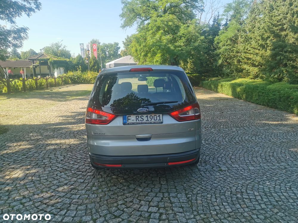 Ford Galaxy 2.0 TDCi Ghia - 8