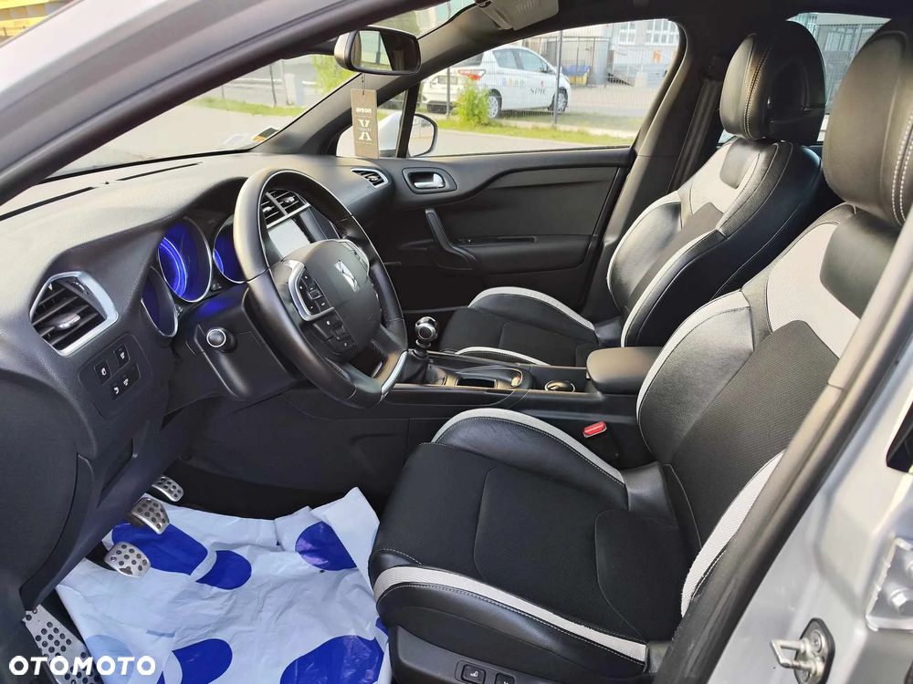 Citroën DS4 BlueHDi 120 Urban Show - 21