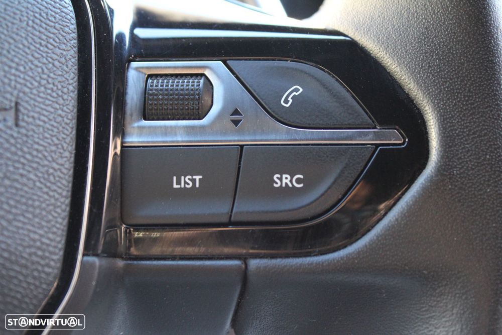 Peugeot 2008 PureTech 130 EAT8 Allure - 17