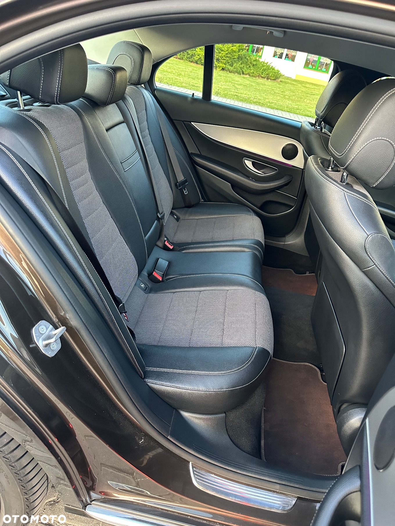 Mercedes-Benz Klasa E 220 d 9G-TRONIC - 23