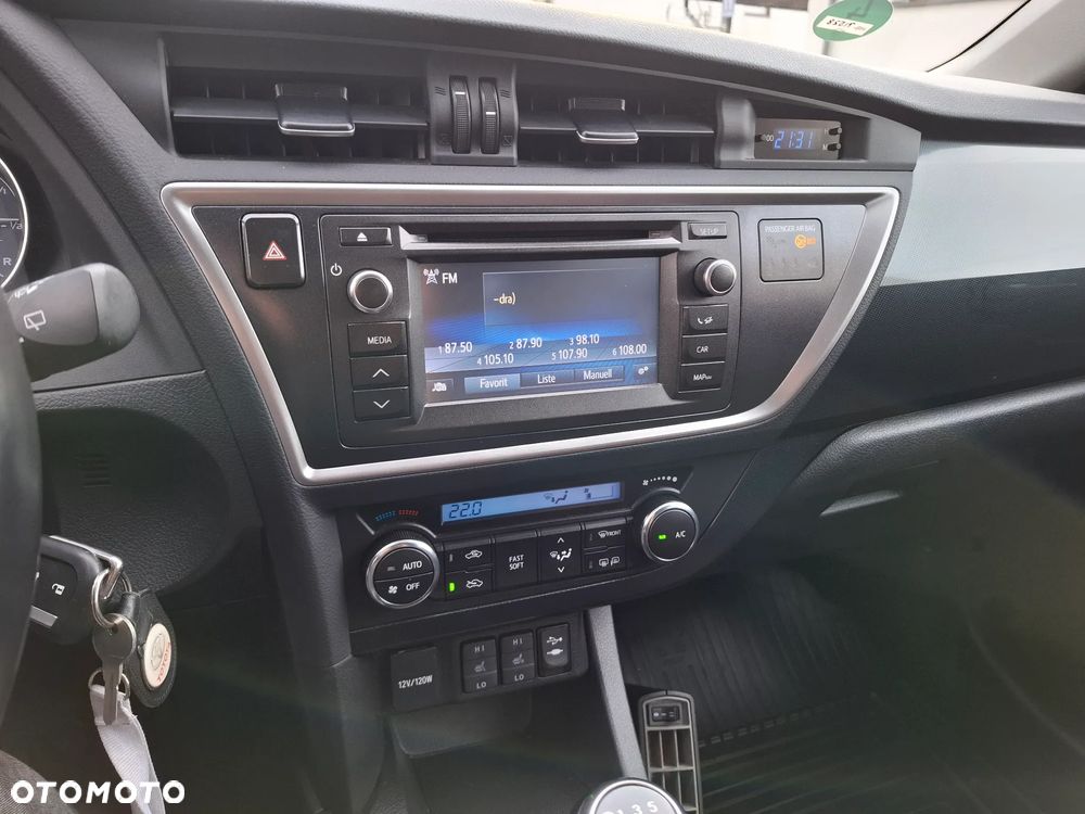 Toyota Auris 1.6 Premium Start - 26