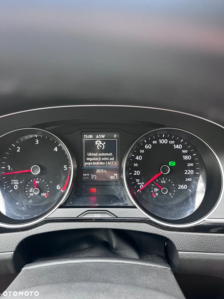 Volkswagen Passat 1.6 TDI (BlueMotion Technology) DSG Comfortline - 23