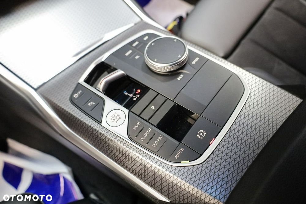 BMW Seria 3 320d xDrive M Sport Shadow - 22