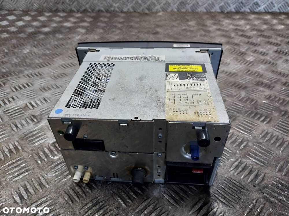 RADIO ODTWARZACZ VOLKSWAGEN TOUAREG I ROZKODOWANE 7L6035191R ID: 238192 - 5