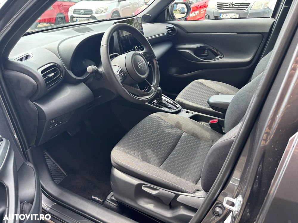 Toyota Yaris Cross 1.5 VVT-i HSD 4x2 Dynamic - 12