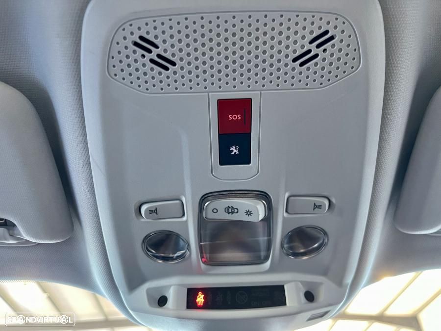 Peugeot 2008 1.2 PureTech Allure Pack - 25