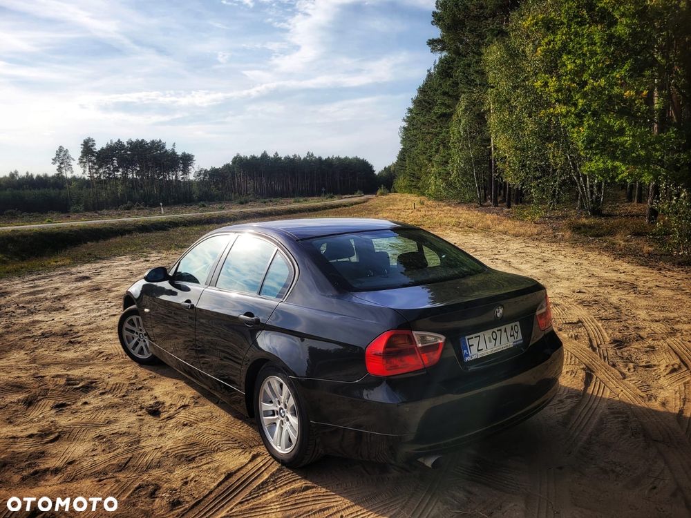 BMW Seria 3 320i - 4