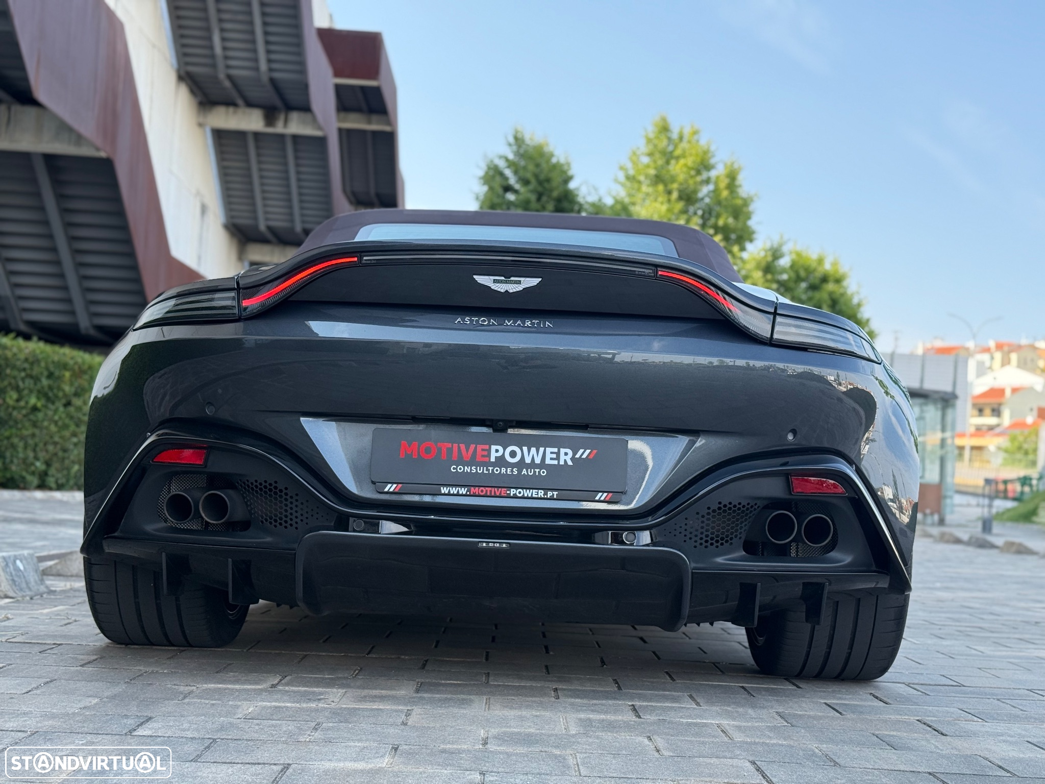 Aston Martin Vantage Roadster V8 - 21