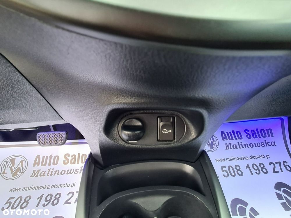 Toyota Yaris Hybrid 100 Life - 26