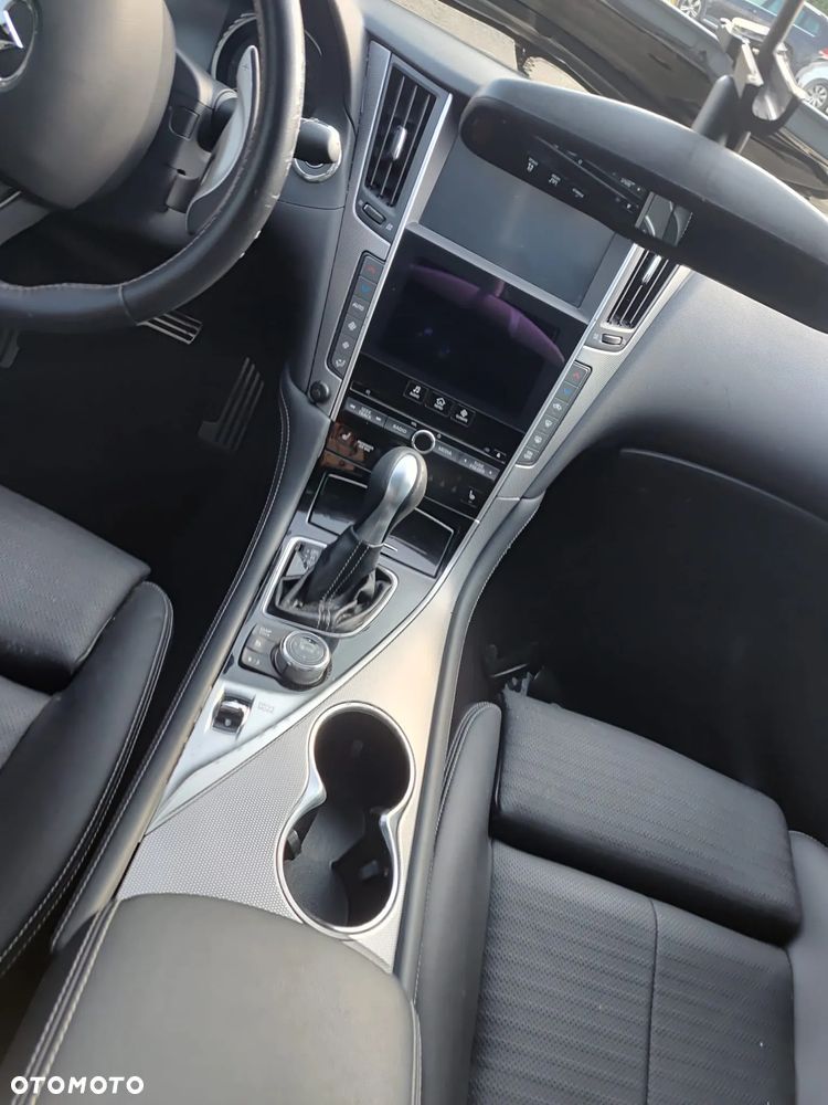 Infiniti Q50 Hybrid AWD Premium - 33