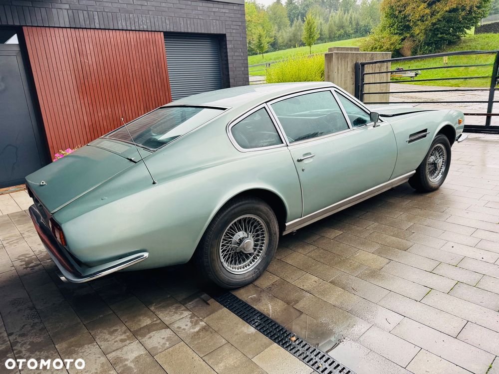 Aston Martin DBS - 2