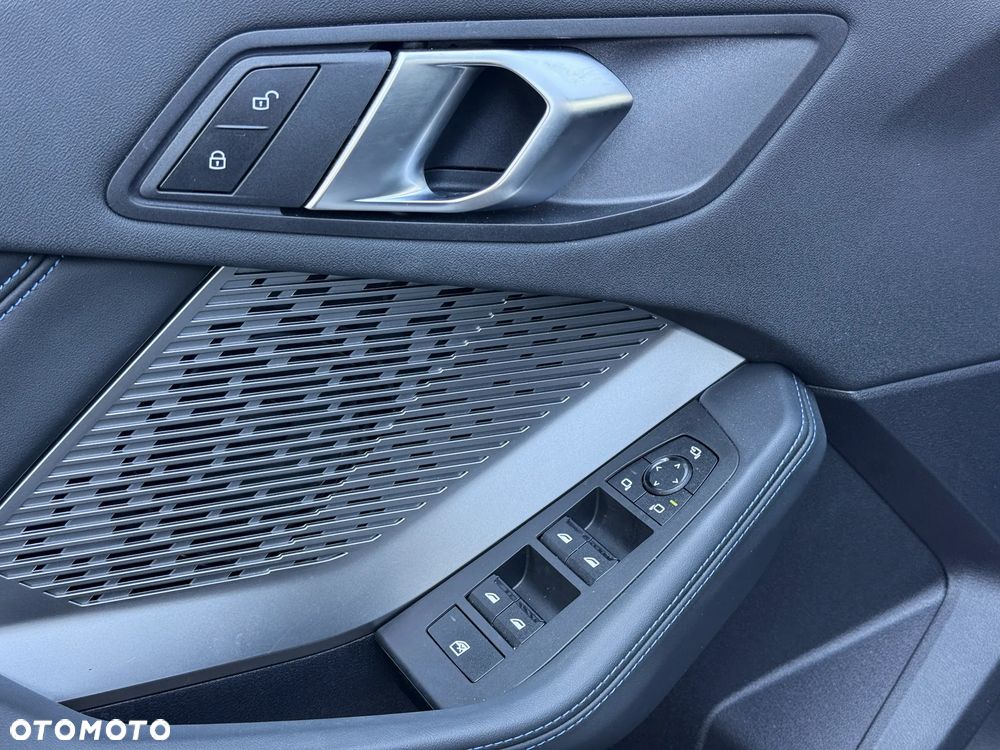 BMW Seria 1 - 25