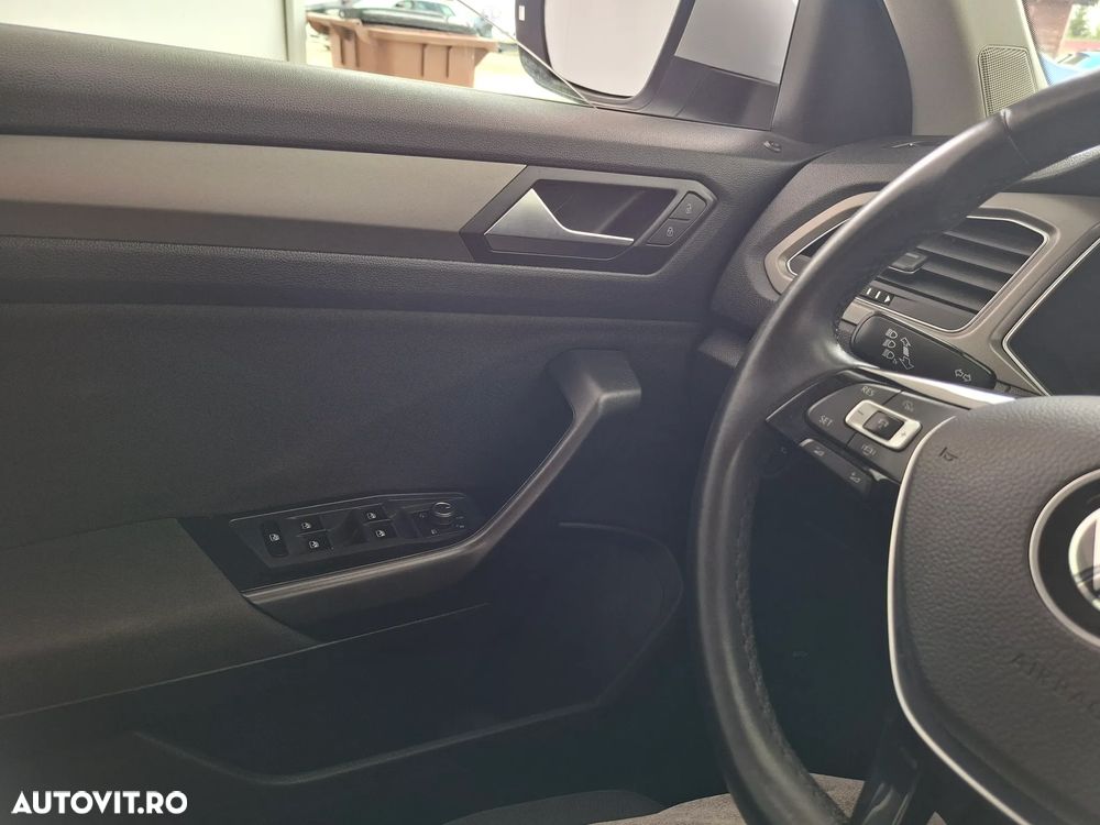 Volkswagen T-ROC 1.0 TSI Design - 23