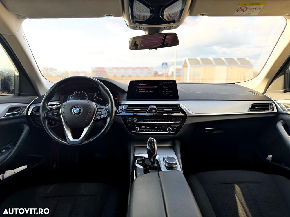 BMW Seria 5 530i AT - 16