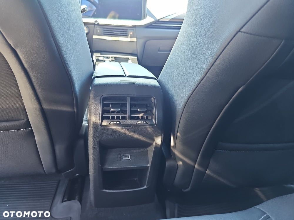 Opel Astra 1.2 T GS S&S - 23