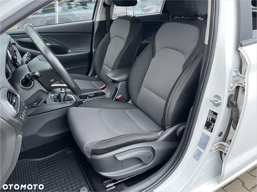 Hyundai i30 1.5 T-GDI 48V Classic + - 9