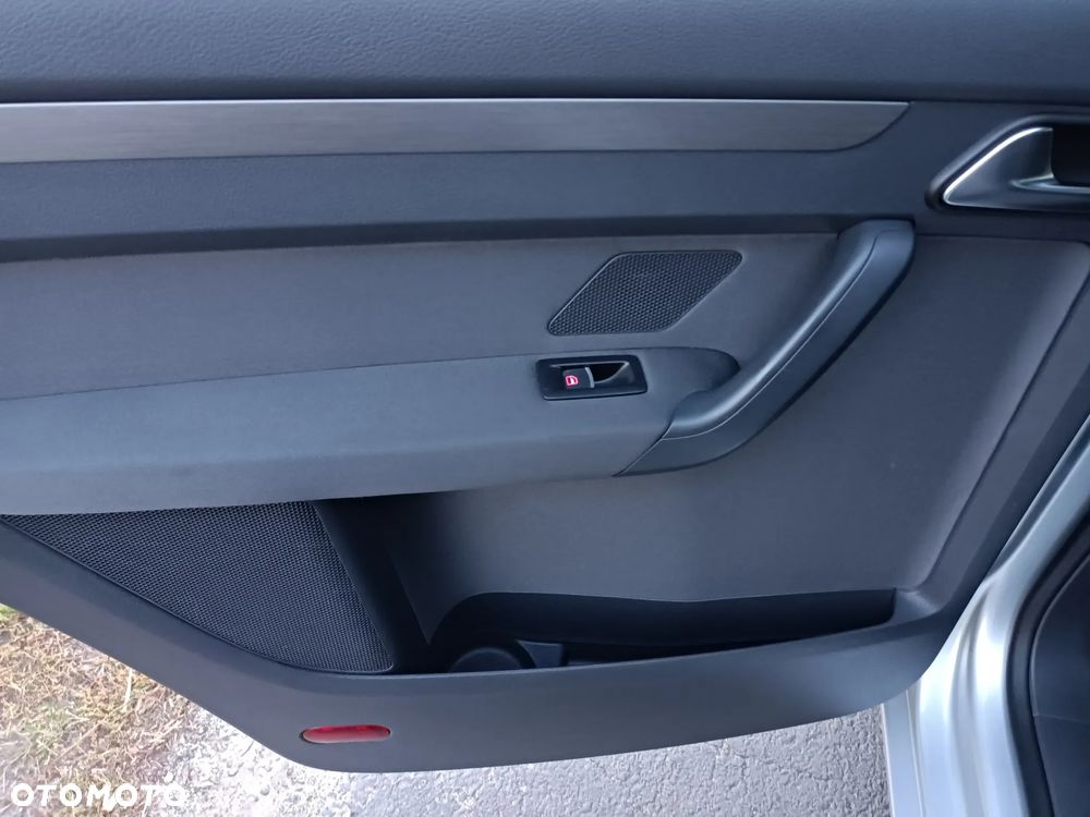 Volkswagen Touran 1.4 TSI Comfortline Perfectline - 19