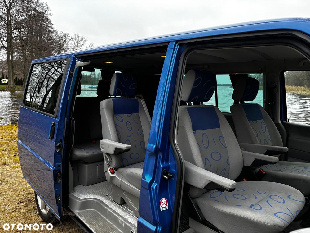 Volkswagen Multivan - 15