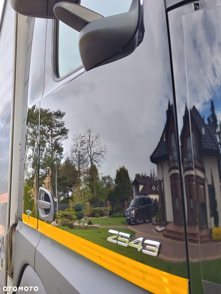 Mercedes-Benz 2543 - 10