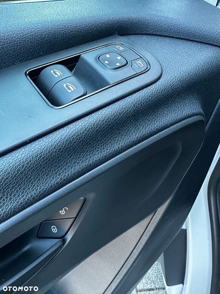 Mercedes-Benz Sprinter - 9