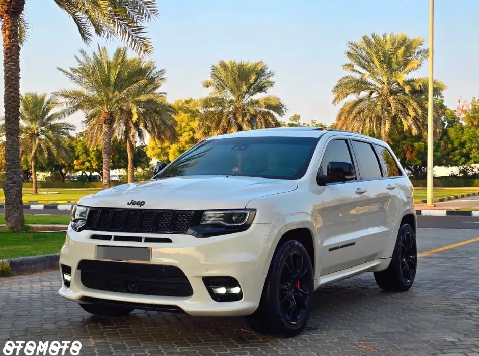Jeep Grand Cherokee SRT8 - 8