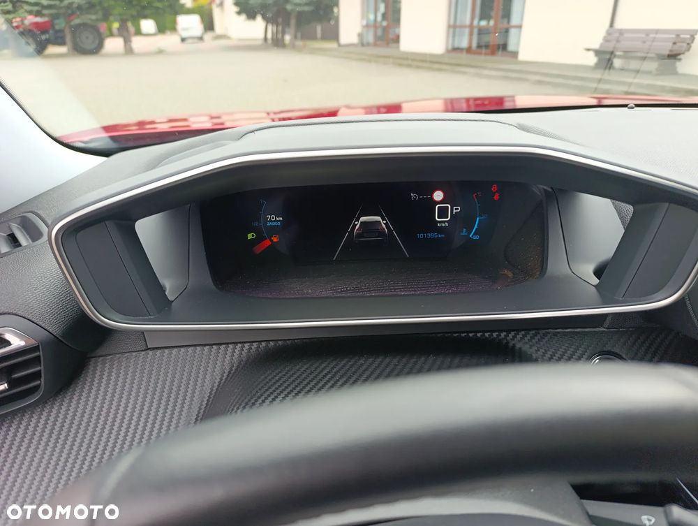 Peugeot 2008 BlueHDi 130 Allure S&S EAT8 - 18