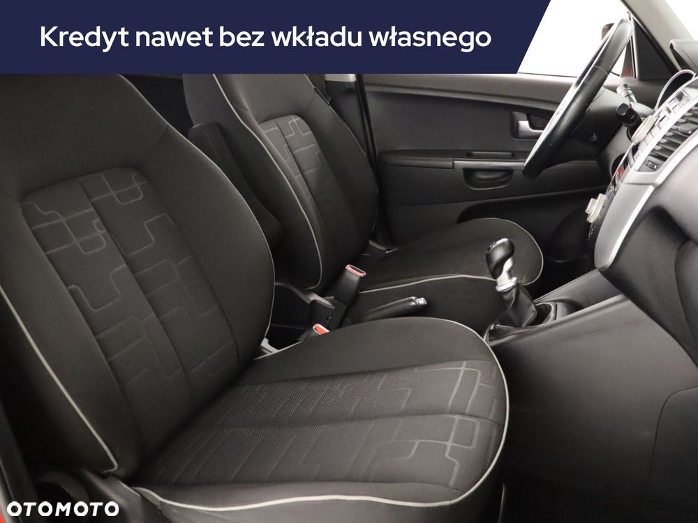 Kia Venga - 11