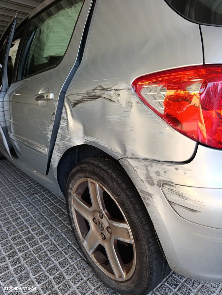 Peugeot 307 1.6 HDi Premium - 6