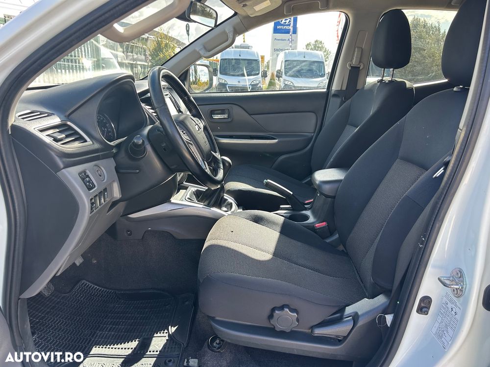 Mitsubishi L200 Double Cab 2.4 DI-D M/T Intense - 17