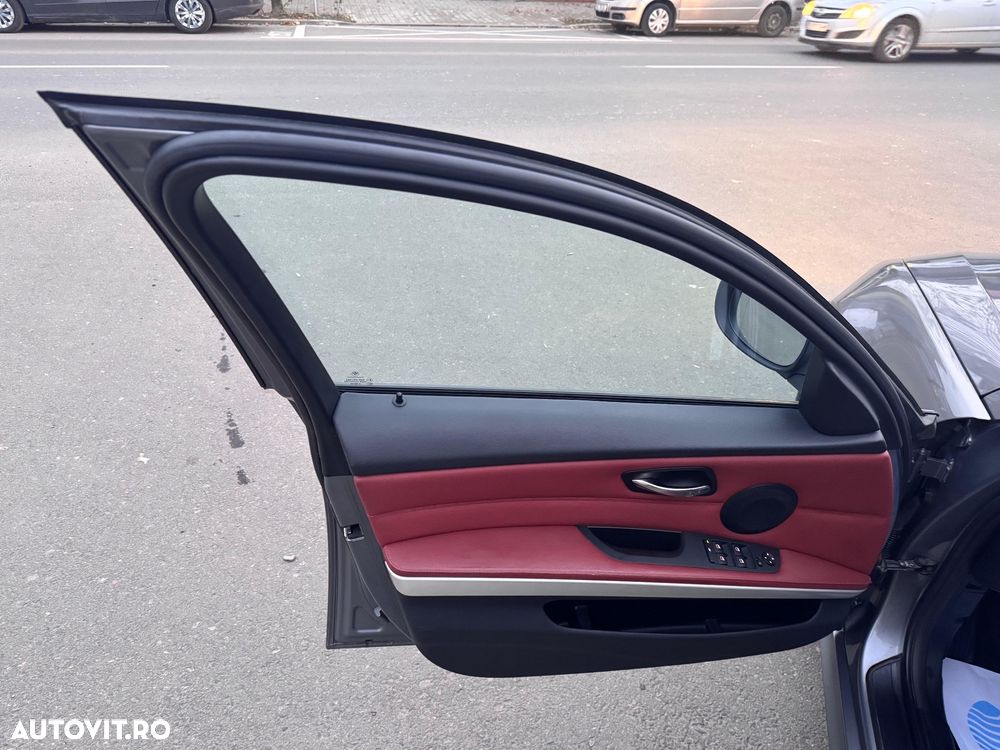 BMW Seria 3 320d - 12