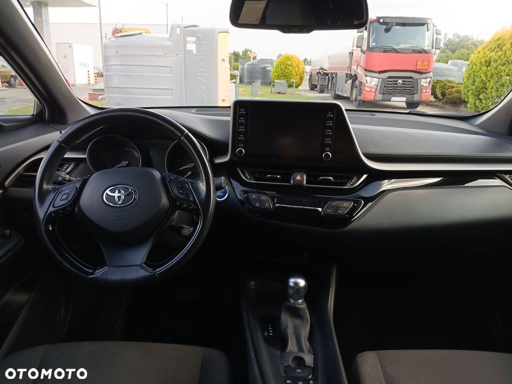 Toyota C-HR - 11