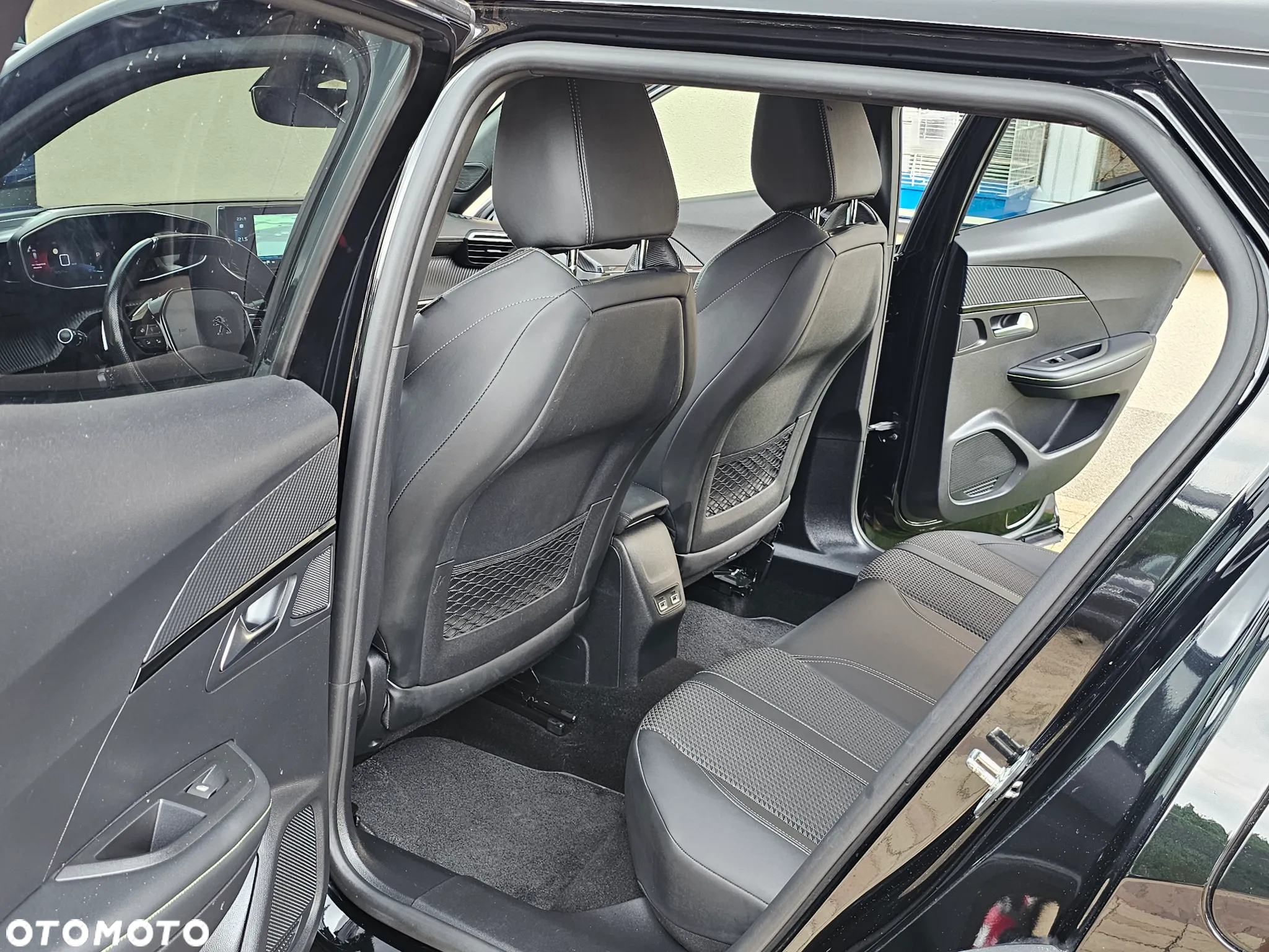 Peugeot 2008 1.5 BlueHDi GT S&S EAT8 - 25