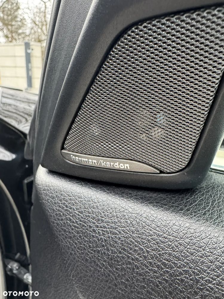 BMW Seria 5 525d xDrive - 12