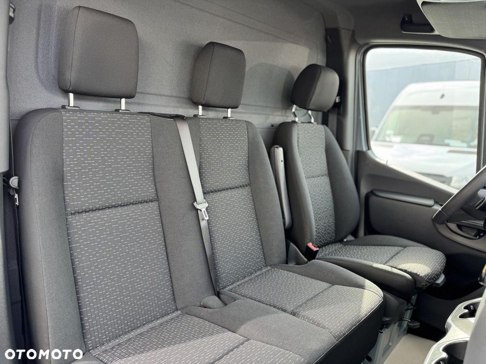 Mercedes-Benz Sprinter - 9