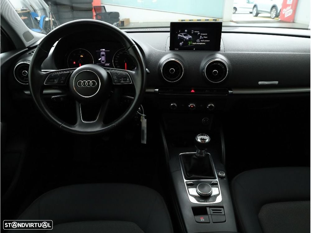 Audi A3 Limousine 30 TDI - 14
