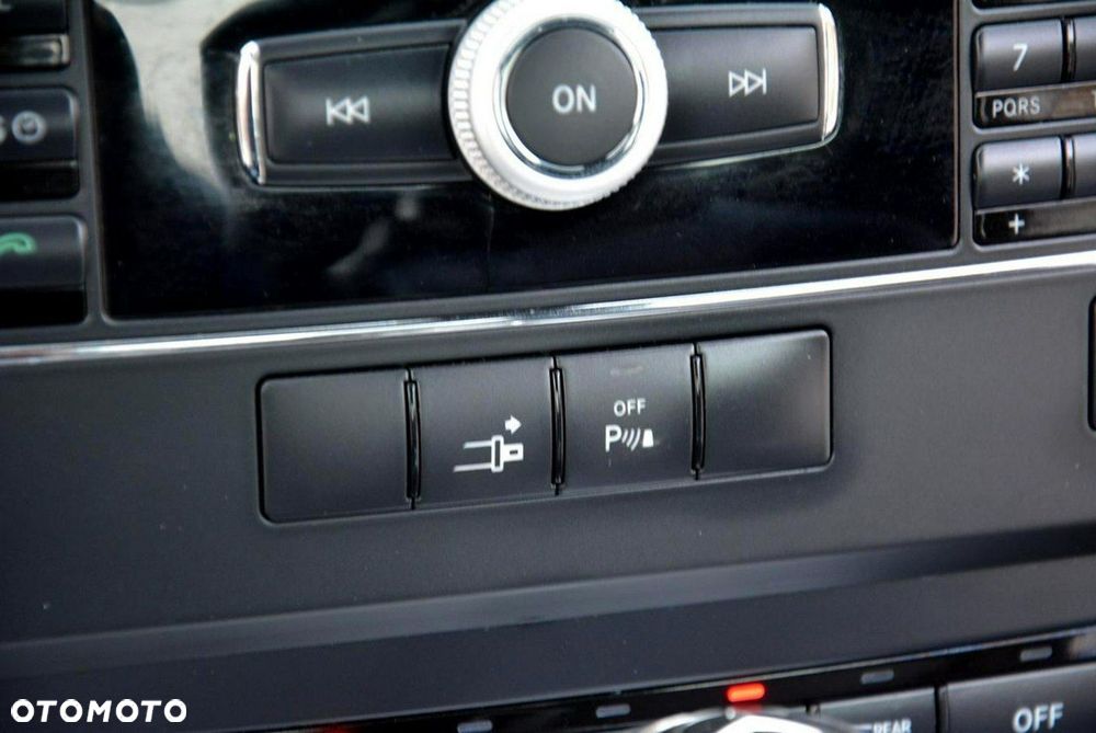 Mercedes-Benz Klasa E 350 CGI BlueEffICIENCY - 26