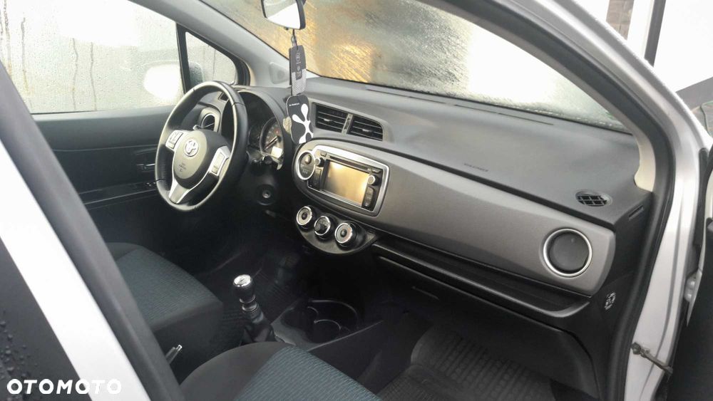 Toyota Yaris - 4