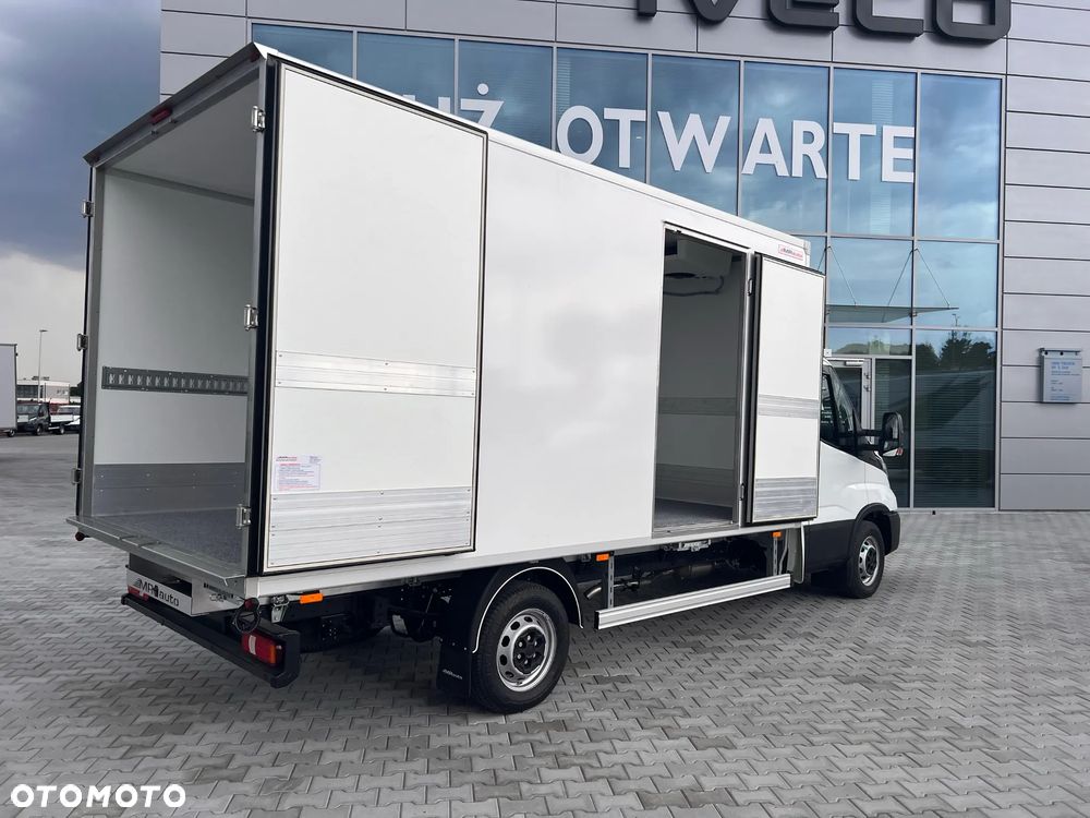 Iveco IZOTERMA Z GRZANIEM,OD RĘKI - 12