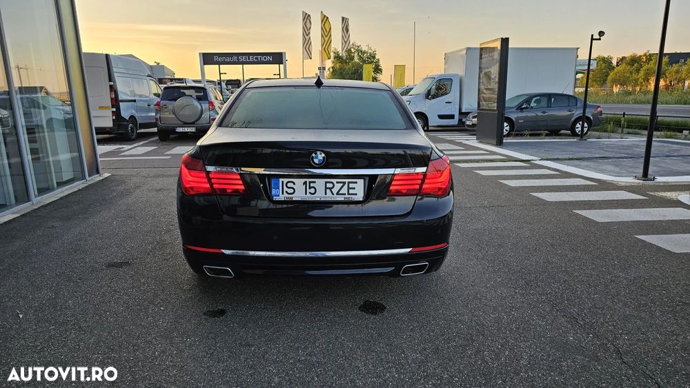 BMW Seria 7 740d xDrive - 17
