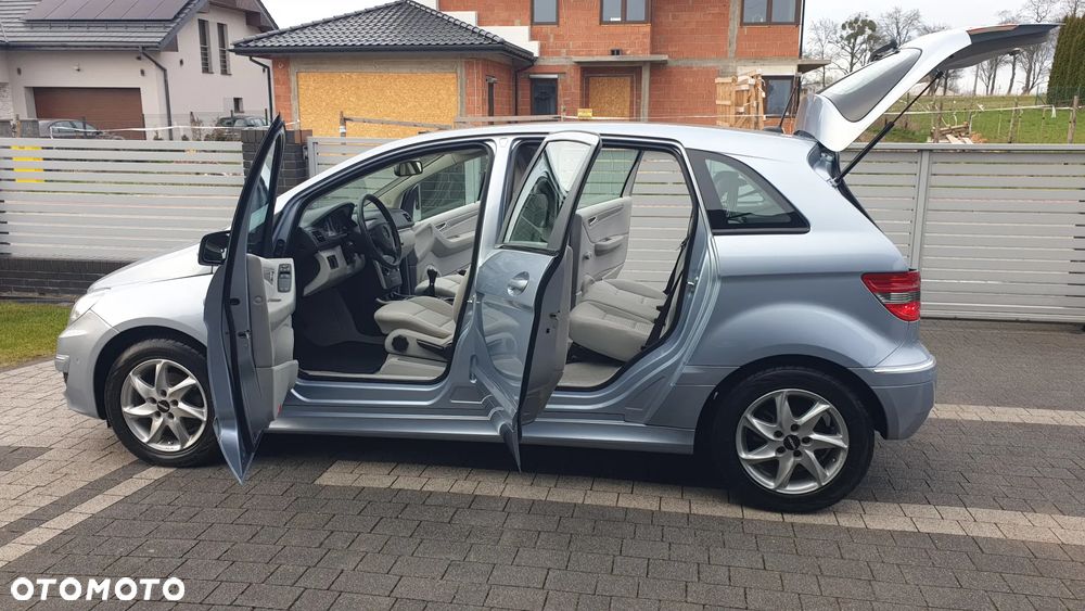 Mercedes-Benz Klasa B 180 BlueEFFICIENCY Edition - 8