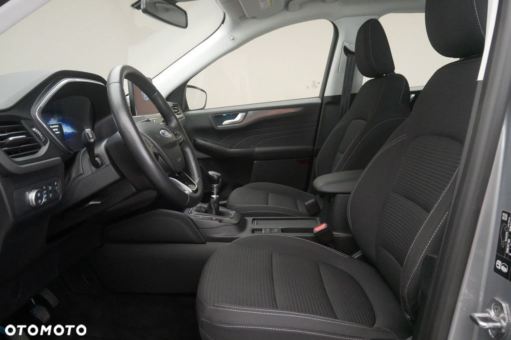 Ford Kuga - 12